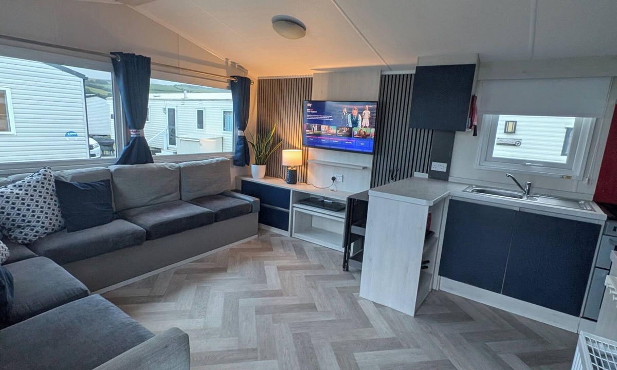 Llanasa Cottage | PRESTHAVEN - DENBIGH DUNES, pet friendly, with a garden in Prestatyn