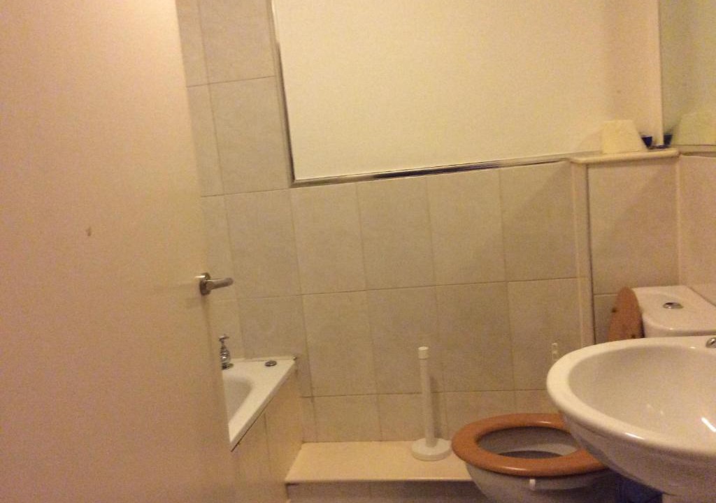 Dalry Apartment | Pretty Flat in Edinburgh Center