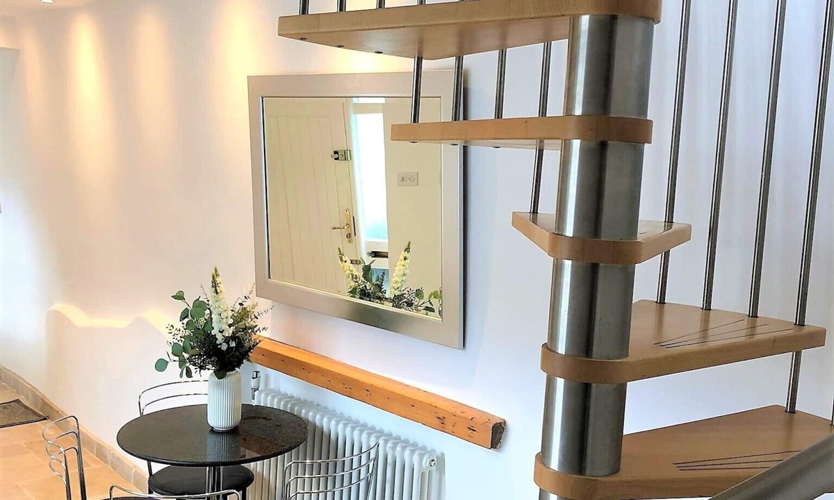 Clifton House | Prime Location- Detached Clifton Home With Parking