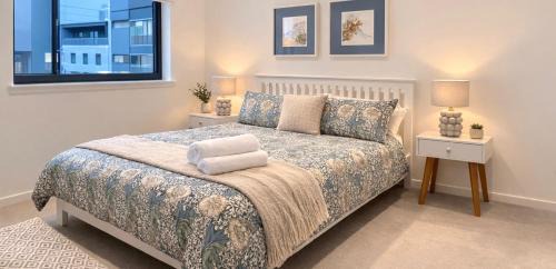 Partick House | Private room and bathroom in shared flat with parking