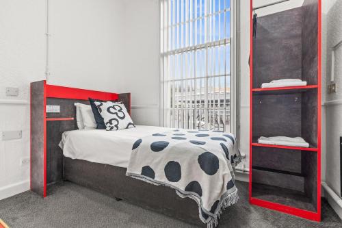 Dudley Apartment | Private Studio in Dudley,Kitchen&Bathroom,Sleeps 1