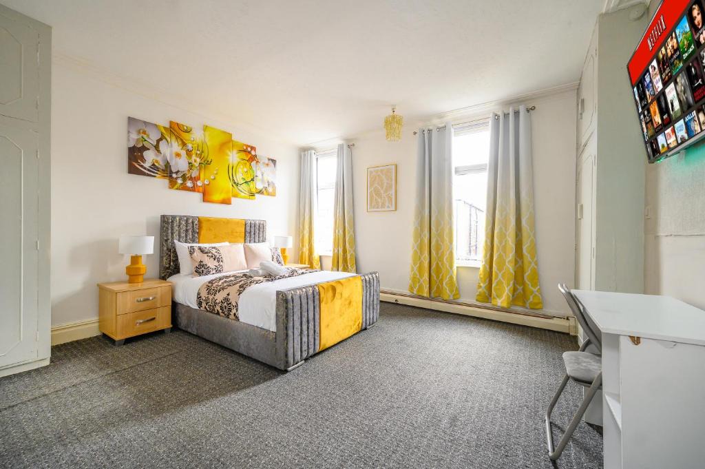 Beeston House | RC15CF - Comfortable Shared Bedroom in Beeston