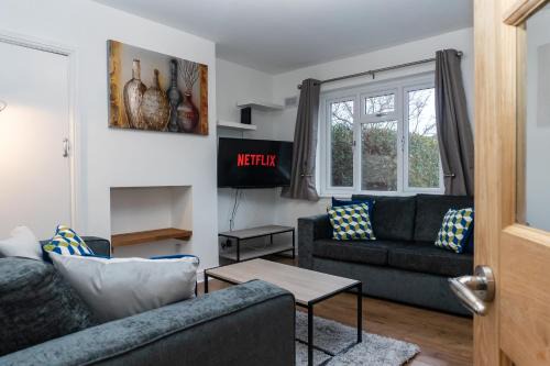 Cribbs Causeway House | Relaxation by Olauda SA - 3 Bed House with Free Parking