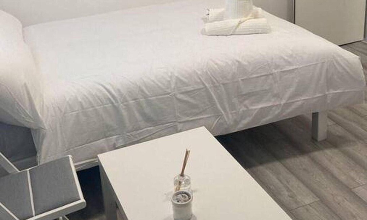 South Acton Apartment | Remarkable 1-bed Studio in London
