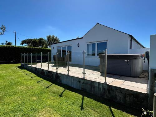 Rhyd-y-clafdy House | Rhos Y Foel Cottage