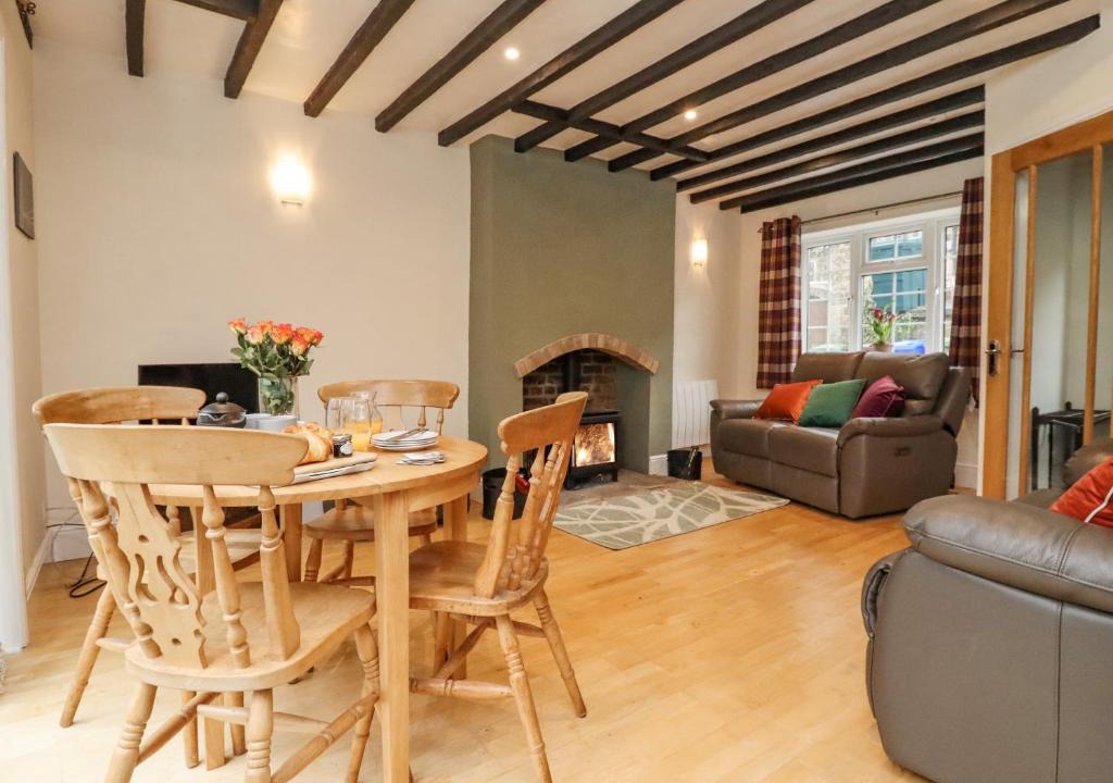 Grosmont House | Riverbank View