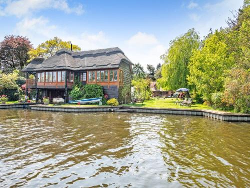Irstead House | Riversdale Cottage