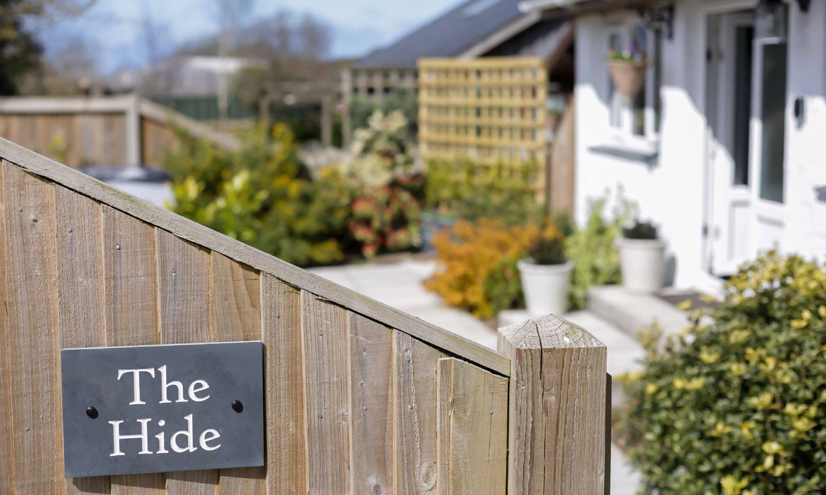 Penhallow Cottage | Romantic Cosy Studio Cottage with Hot Tub
