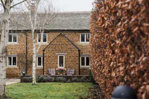 Upper Oddington House | Rose End Cottage, a Luxury Getaway