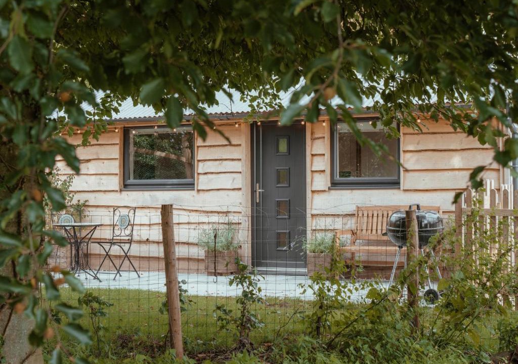 Lydney Ski Chalet | Rose Hideaway