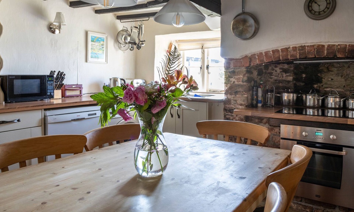 Malborough Cottage | Rose Thatch