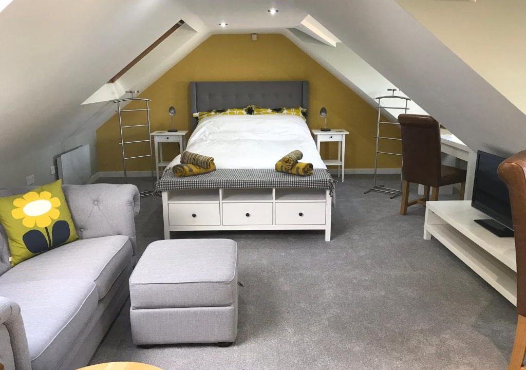 Macclesfield Apartment | Round-y-Corner