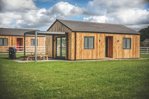 Radbourne House | Rowan Lodge