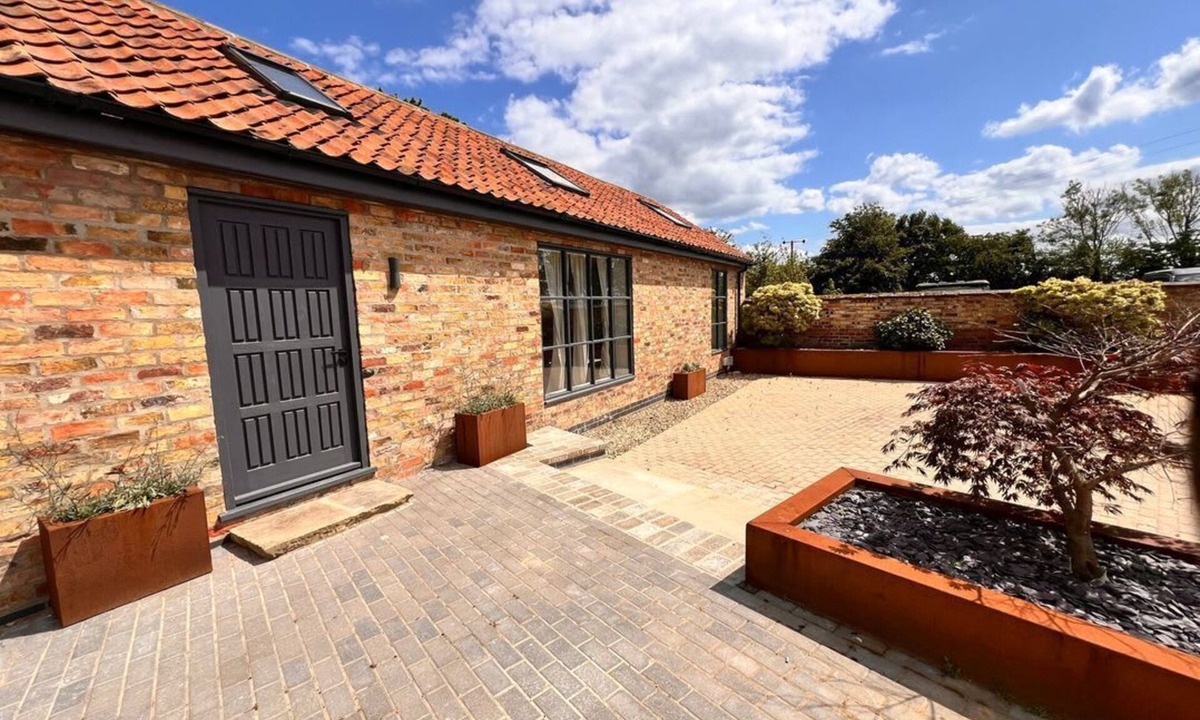 Driffield House | Sabi, Beeford - A Hidden Gem