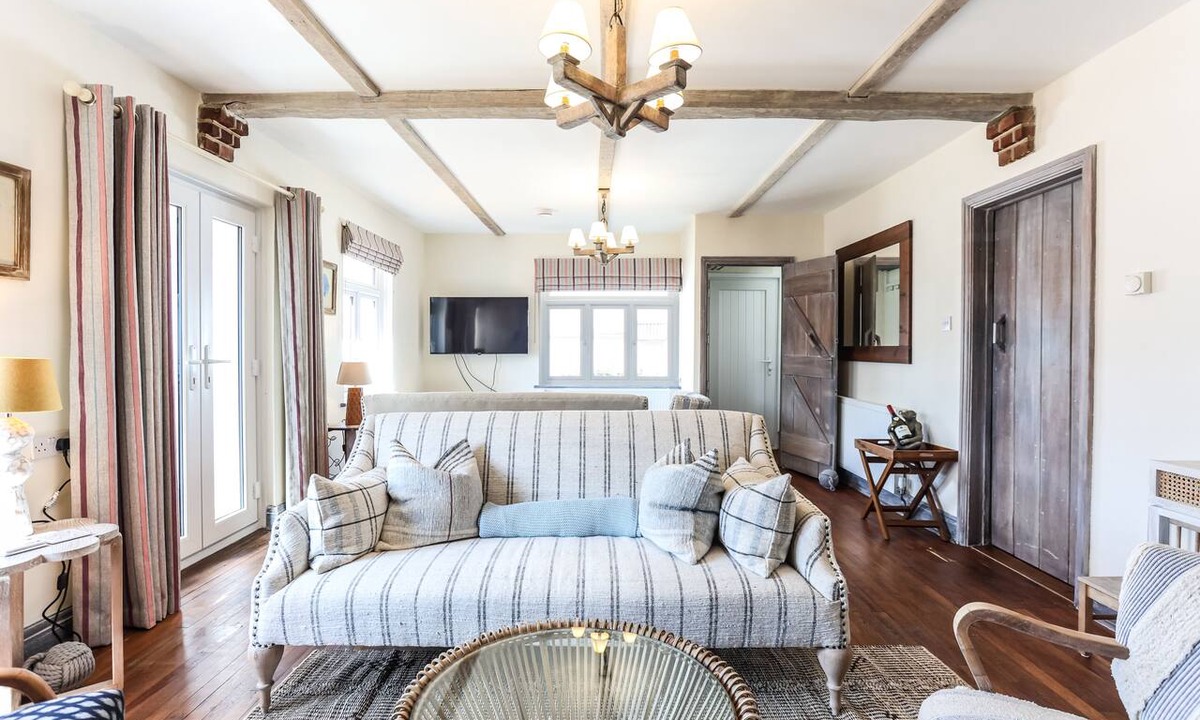East Wittering House | Sailmakers - West Wittering