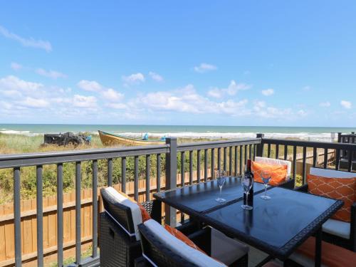 Bacton House | Sand & Serenity