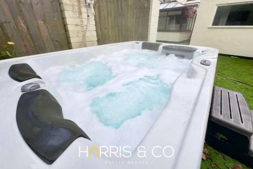 Thornton-Cleveleys House | Sandringham & Spa Villa