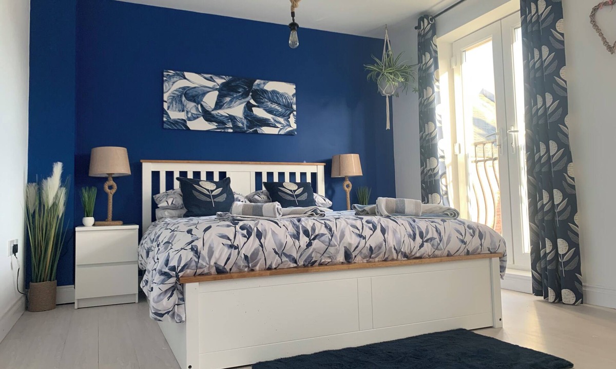 Hunmanby Apartment | Sandy Feet 1st floor apartment with open plan living on The Bay, Filey