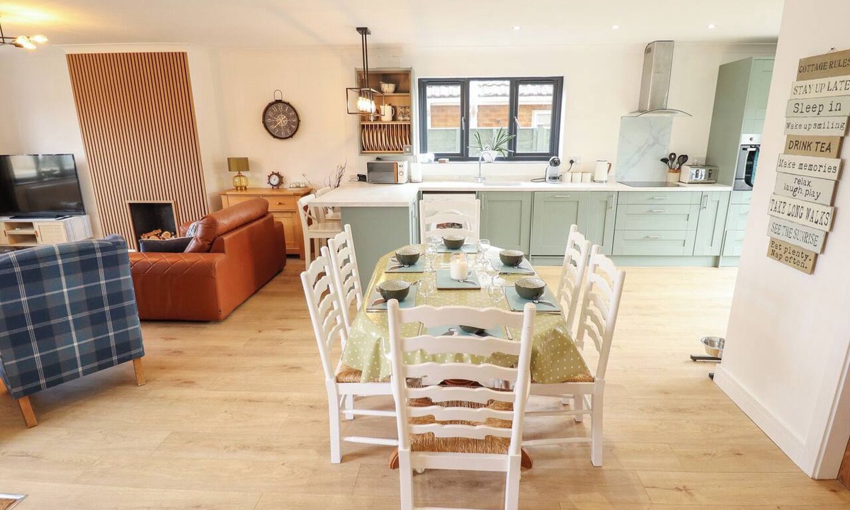 Mablethorpe and Sutton Cottage | Sandy Toes