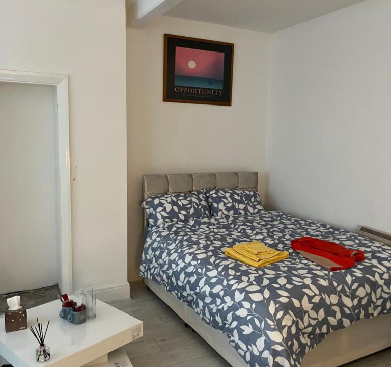 Bury House | Santal