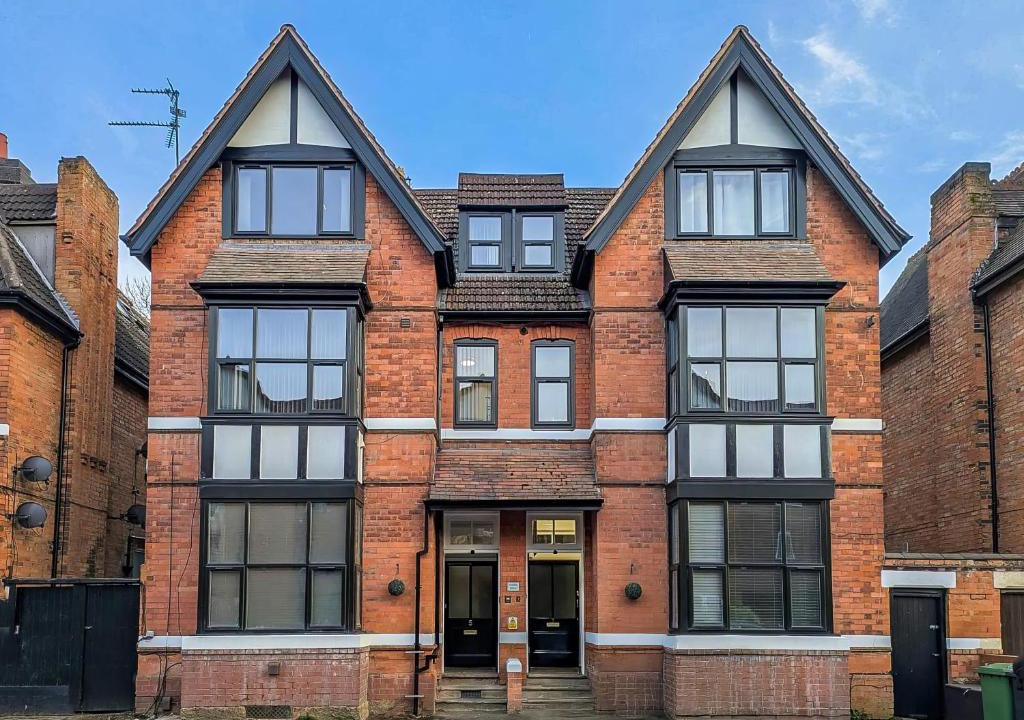 Moseley Apartment | SAPPHIRE Suite Moseley Mews, Birmingham By STAE-Homes