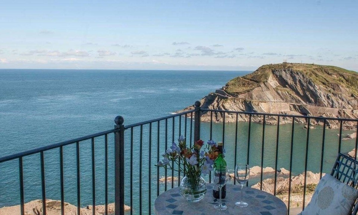 Hele Cottage | Seascapes