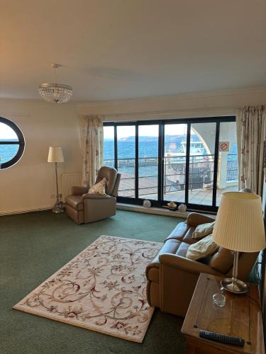 Largs Apartment | Seaside Penthouse 2
