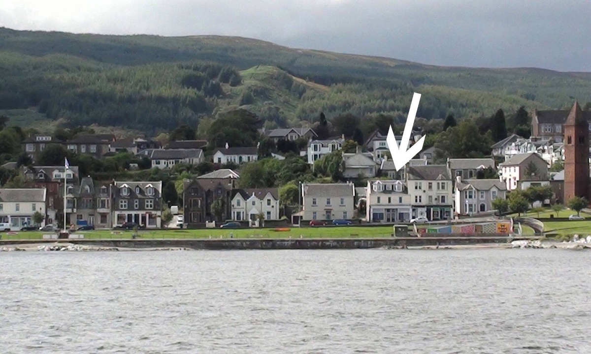 Kilmun Cottage | Second floor flat commanding spectacular view across the Firth of Clyde.