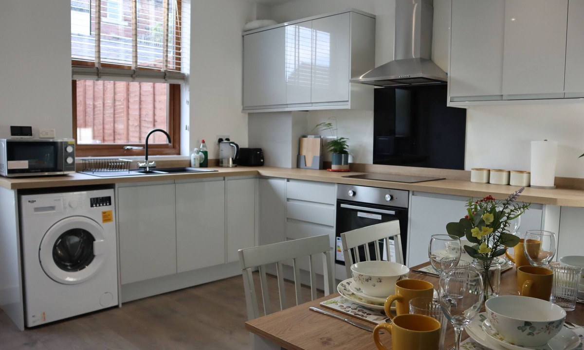 Hillsborough Apartment | Sheffield 4-bedroom house free parking