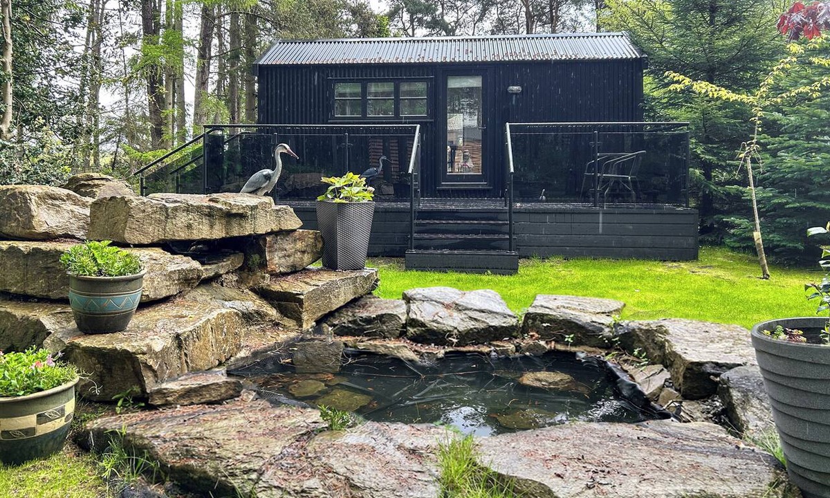 Harrogate Cottage | Shepherds Hut - UK52010