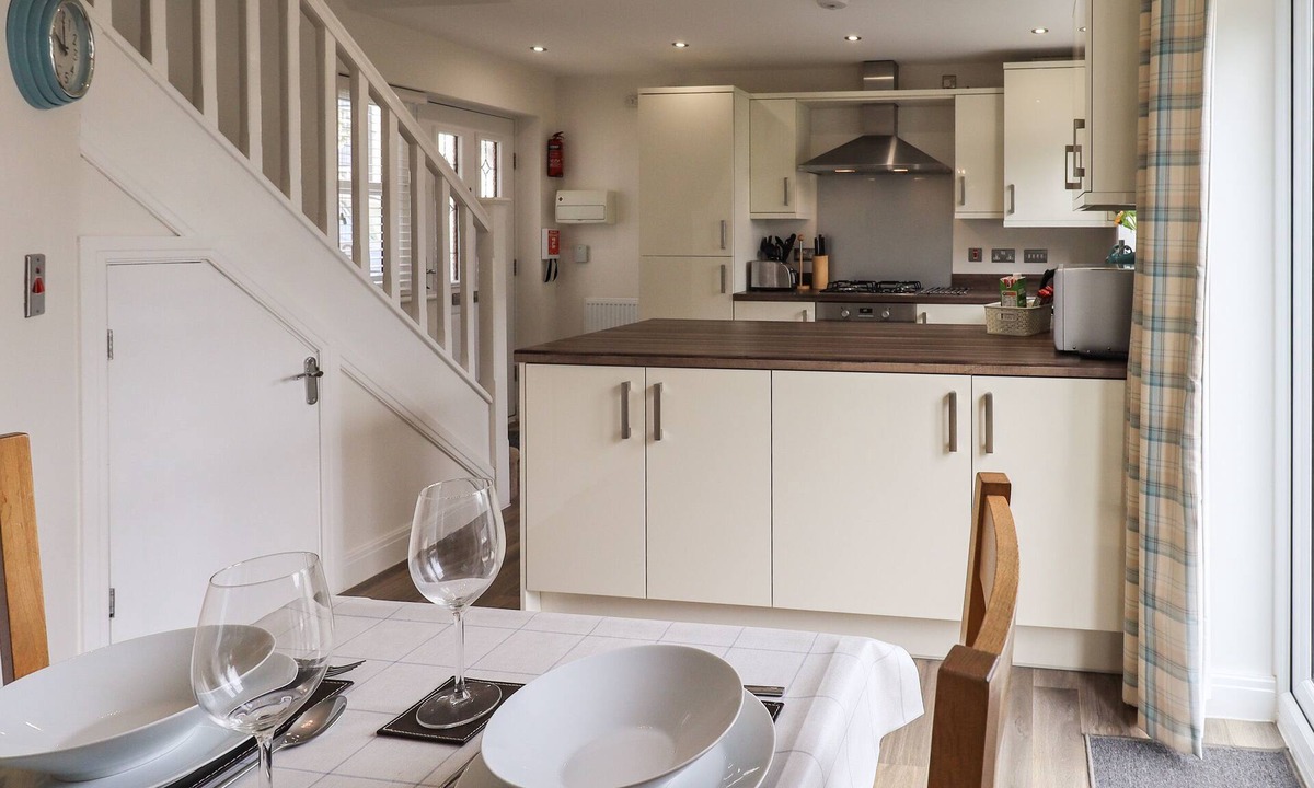 Grange-over-Sands Cottage | Shore View