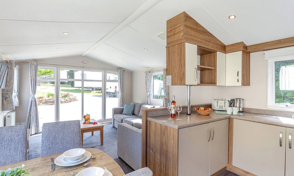 Helston House | Silver Premium Caravan with parking