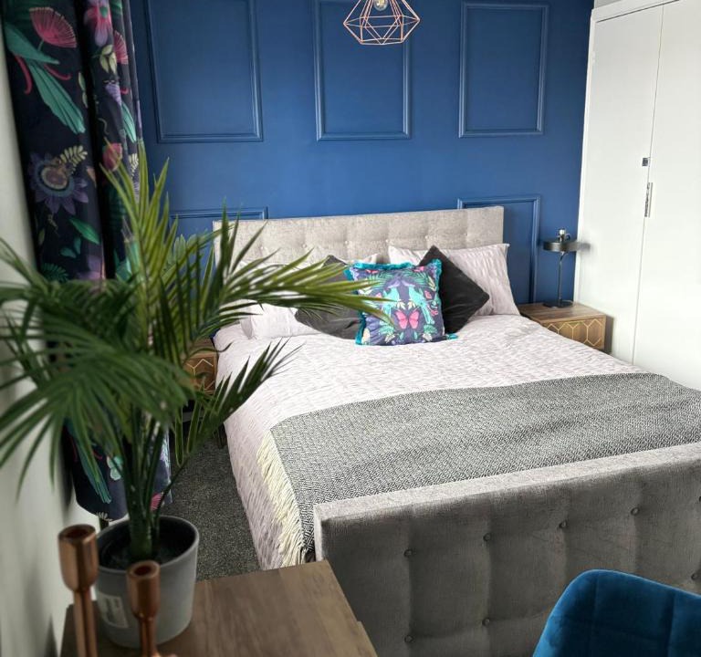 Edgbaston Apartment | Skyline Loft - Modern Private King Room with Ensuite