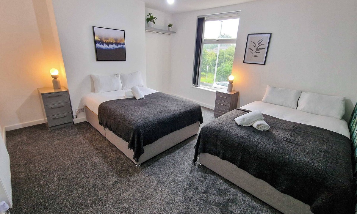 Openshaw House | Sleeps 16 Etihad/Co-Op Live home by City SuperHost