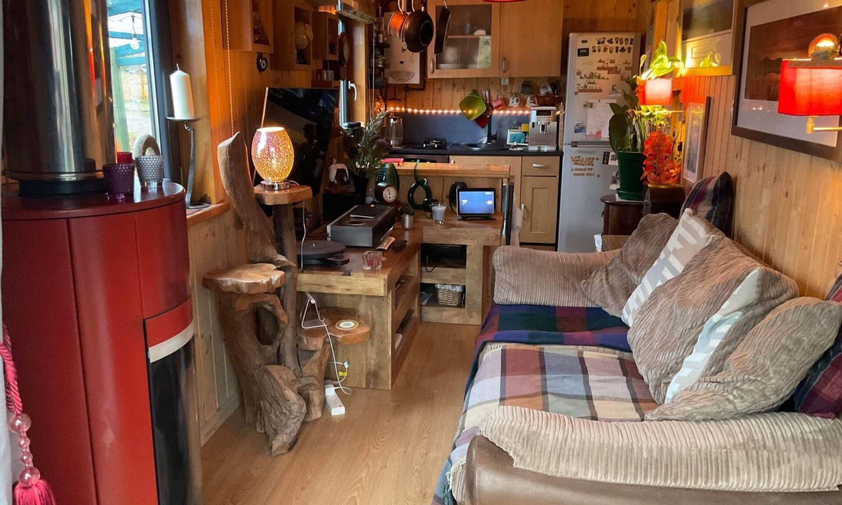 Mainland Cabin | Sleeps 2, Includes Breakfast