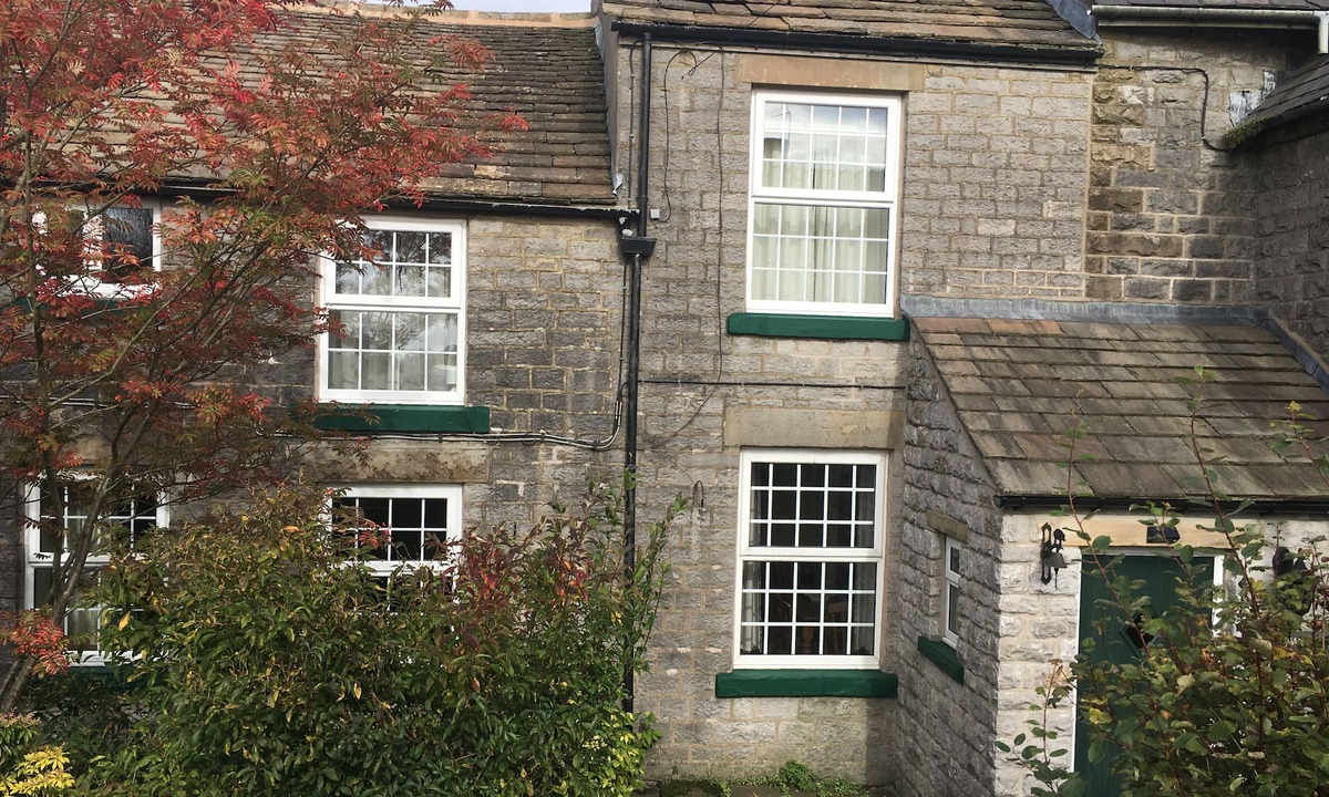 Sparrowpit Cottage | Smithy Cottage; comfortable 18th Century Cottage. In the Peak District Park