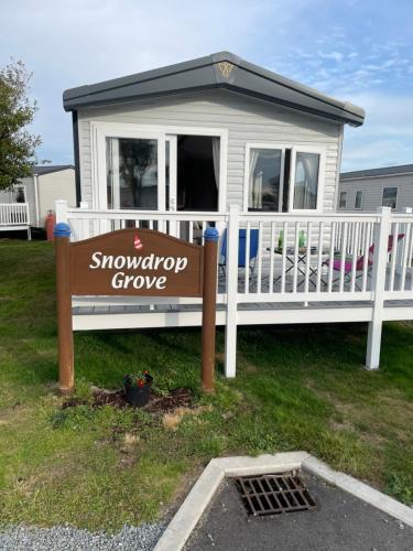 Morfa Bychan House | Snowdrop Caravan