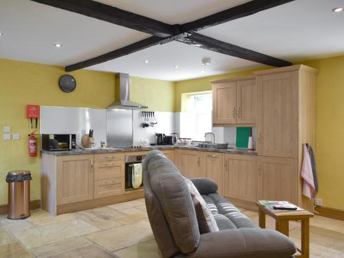Staveley House | Snowdrop Cottage