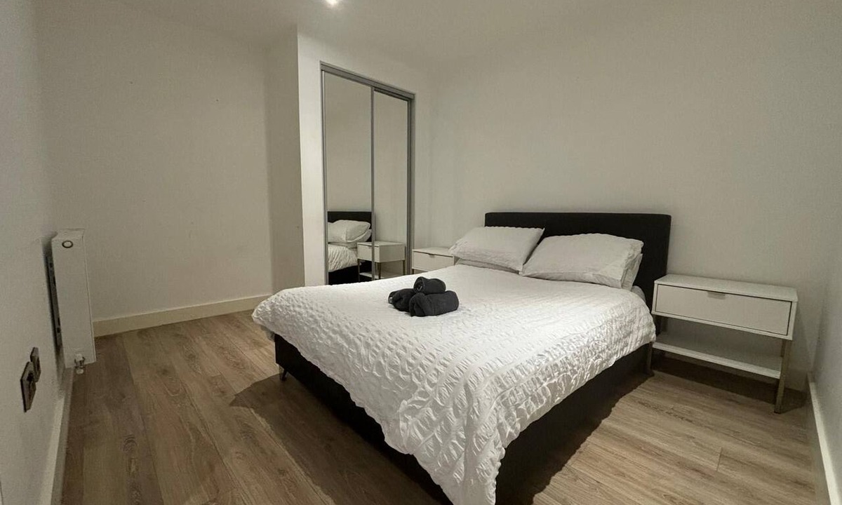 Barnt Green Apartment | Solihull Studio WiFi NEC BHX