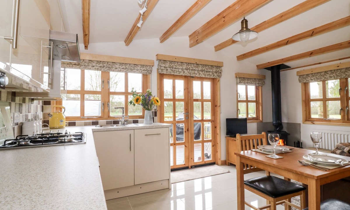 Diss Cottage | Someplace Else