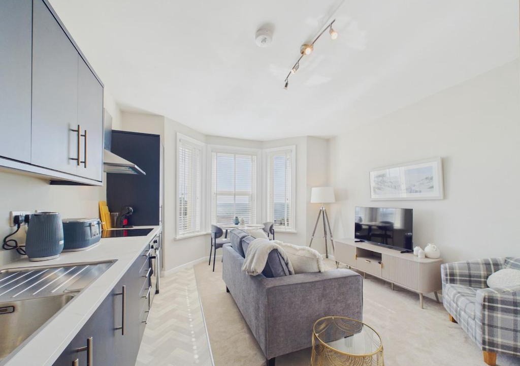 Southbourne Apartment | Southbourne beach