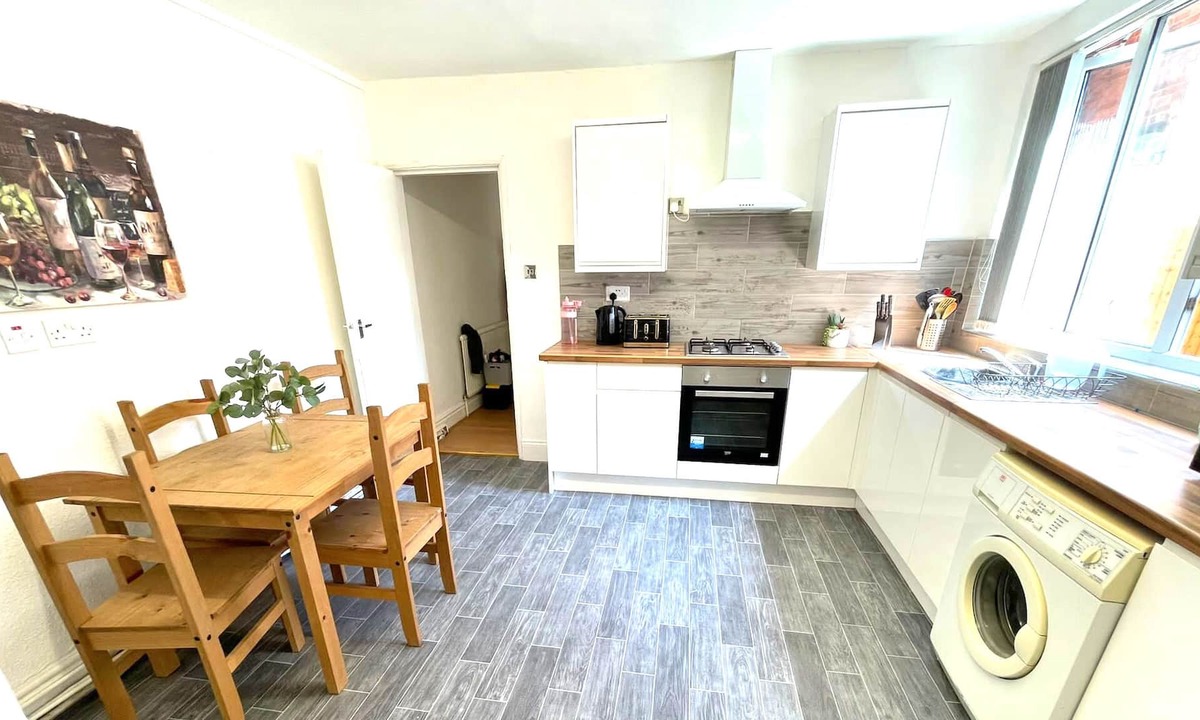 Forest Fields Apartment | Spacious 2-Bed Apartment with Hot tub and Parking