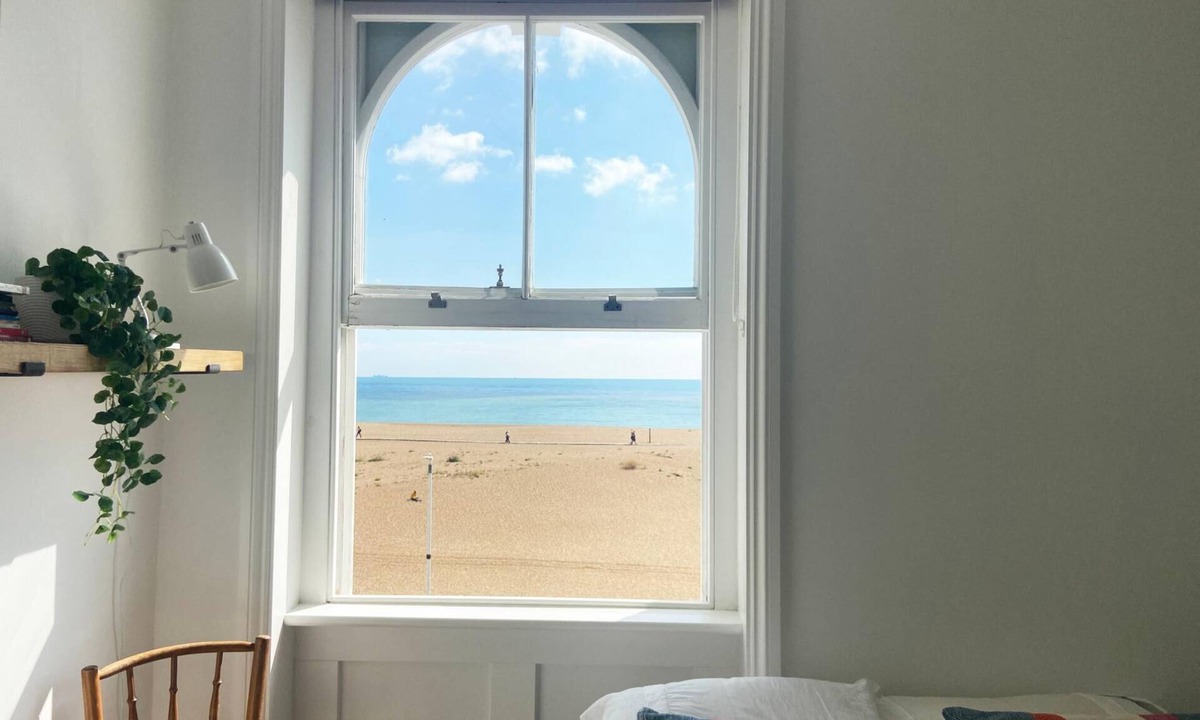 Hythe Apartment | Spacious 2BD Flat With Stunning Views Folkestone