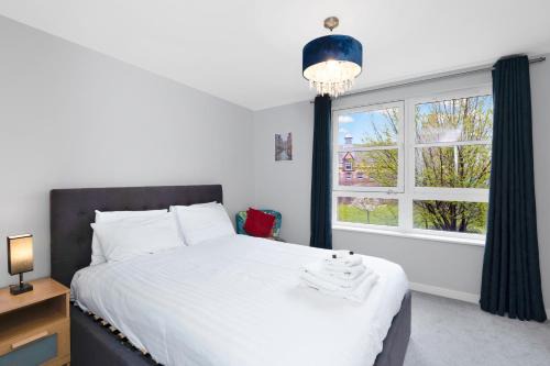Leith Apartment | Spacious 4BR City Centre Apartment w/Free Parking
