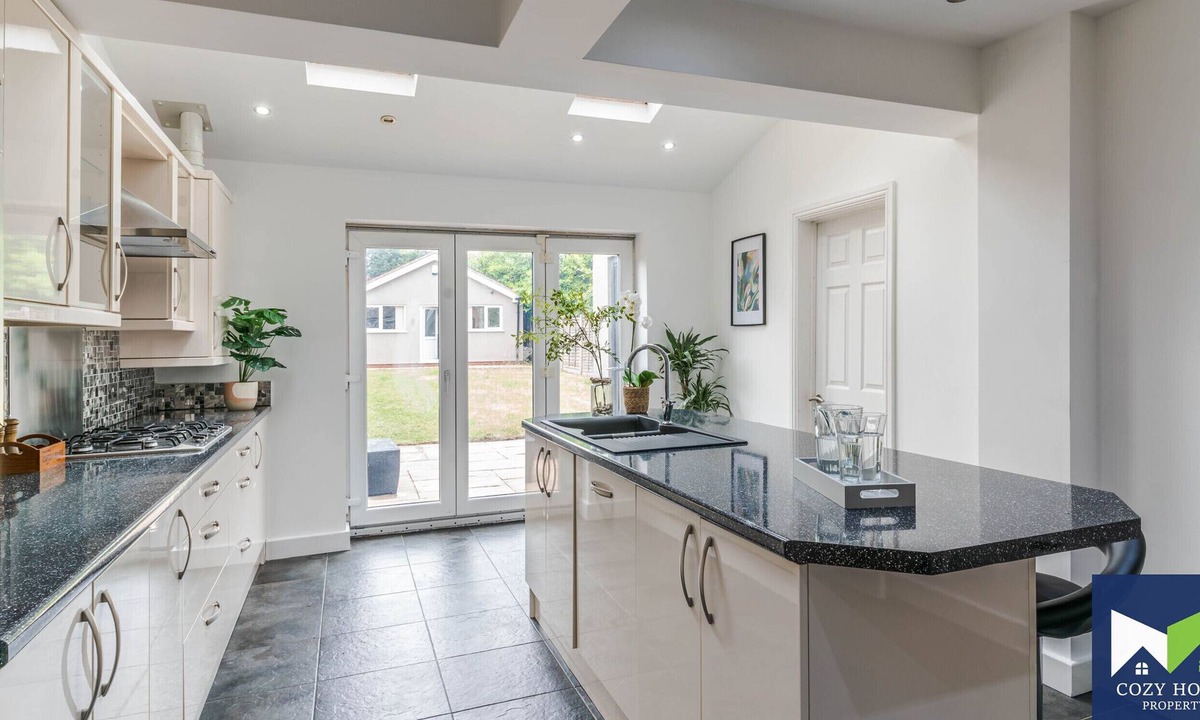 Seisdon House | Spacious Comfortable 5 Bedroom w. Pool Table