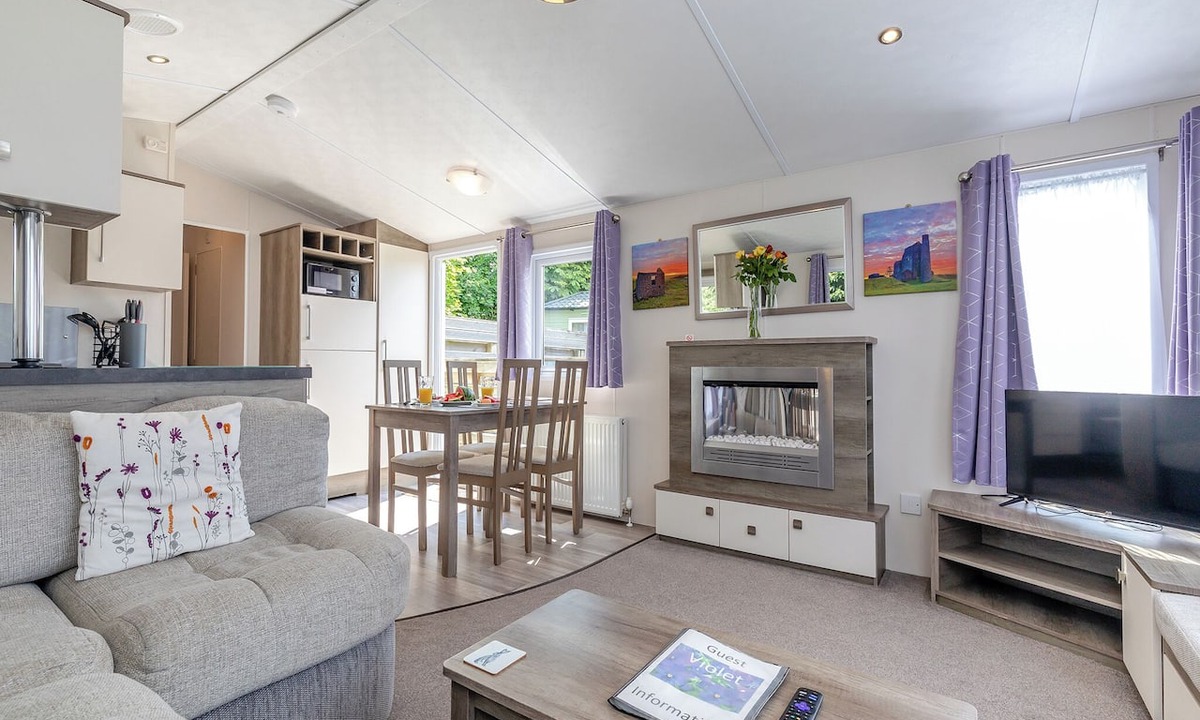 Longnor House | Spacious modern one-bedroom caravan exclusively for two adults with hot tub.