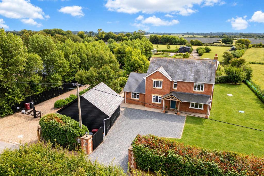 Sidlesham House | Spacious Sidlesham Country Home near Witterings