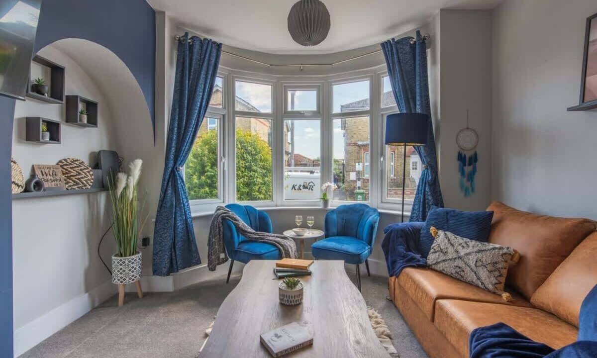 Portswood House | Spacious Southampton Sanctuary - Pet Friendly Home