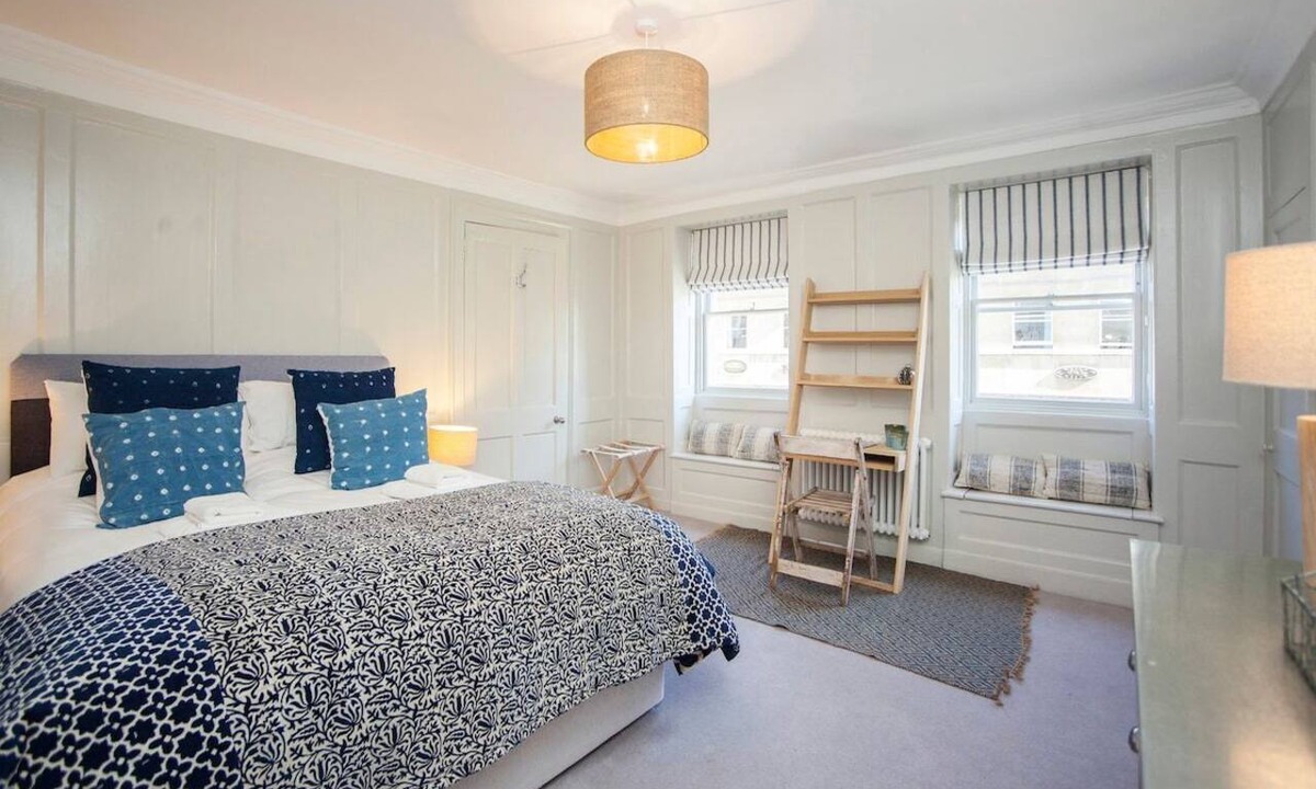 Bath Apartment | Spacious, Stylish City Centre Maisonette(WSO)