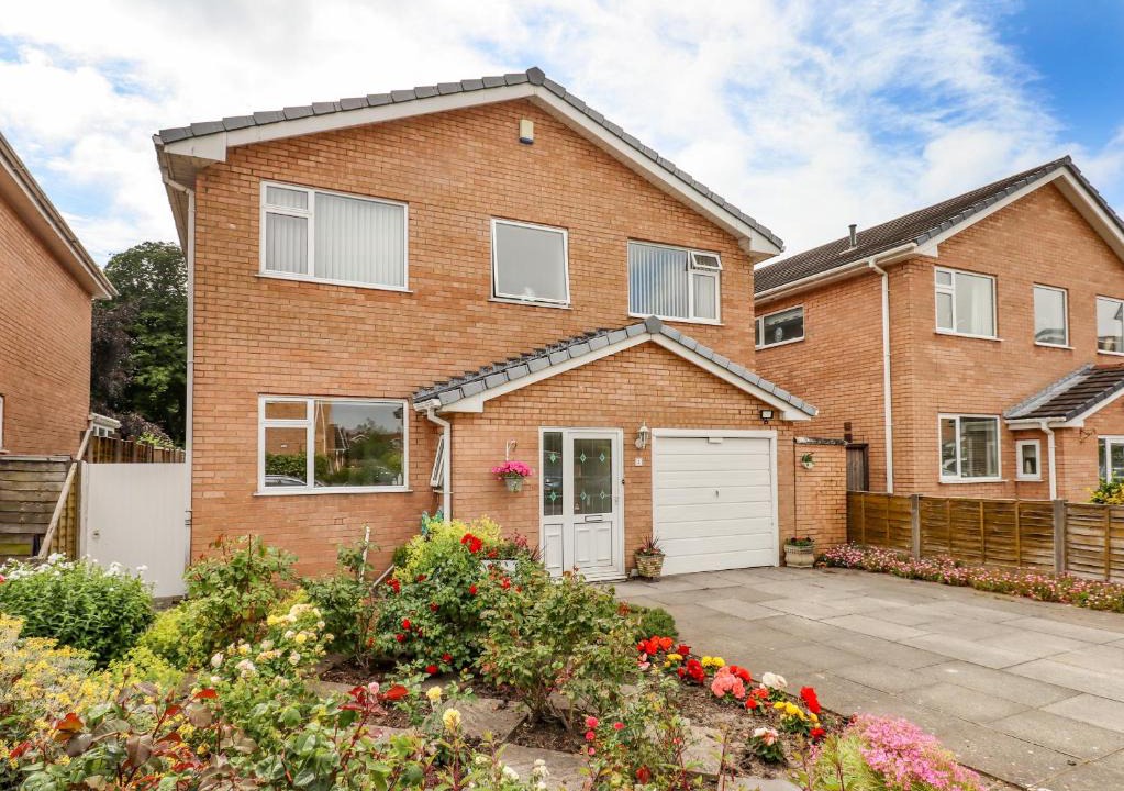 Birkdale House | Spring Close